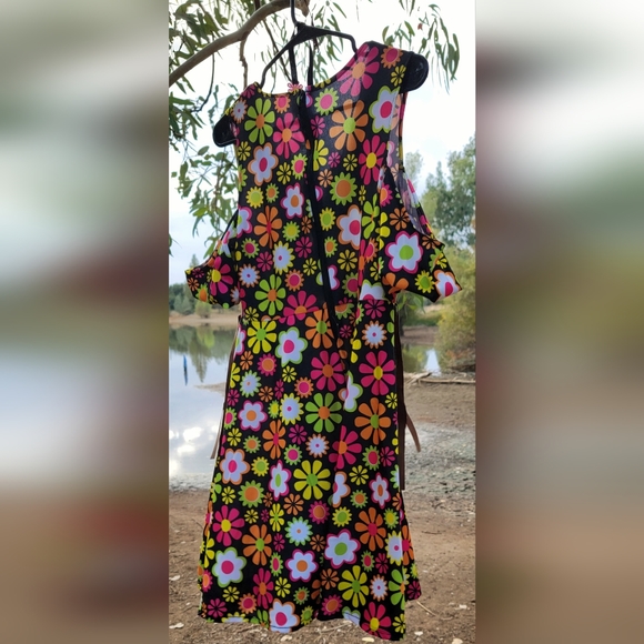 Hippie Costume - Picture 2 of 4